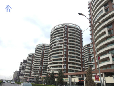 Luxurious 3-Bedroom Apartment image 1