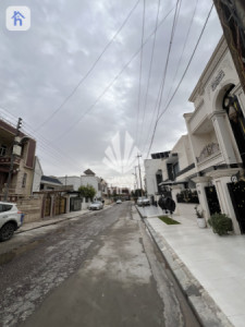 Three Floor House image 2