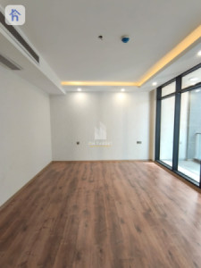 Modern 1 Bedroom in Sky Towers Image 8
