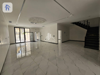 Modern House with 4 Bedrooms Image 5