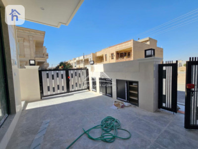 Square House Image 3