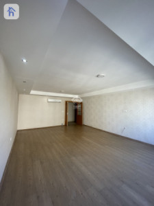 High-Floor Apartment with Spacious Rooms Image 7