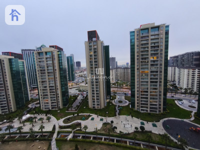 Modern Apartment in Empire Wings image 10