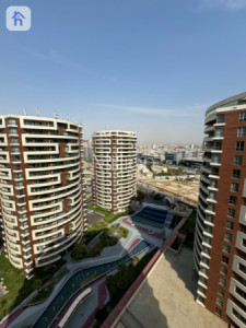 Spacious 5 Bedroom Apartment with Park Views image 4