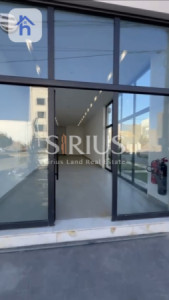 Modern Commercial Building with Multiple Rooms Resim 4