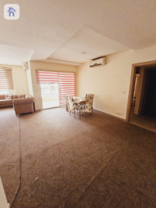 Cozy Apartment with Three Bedrooms Image 3