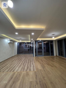 Modern Apartment in Prime Location Image 3
