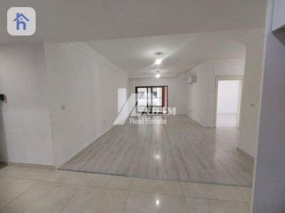 Modern Apartment with 3 Bedrooms image 1