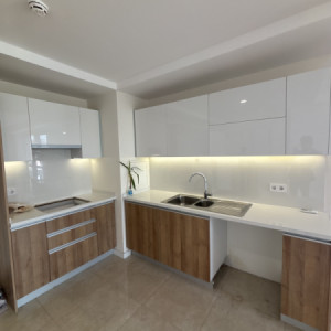 Spacious Apartment in Empire Wings Image 6