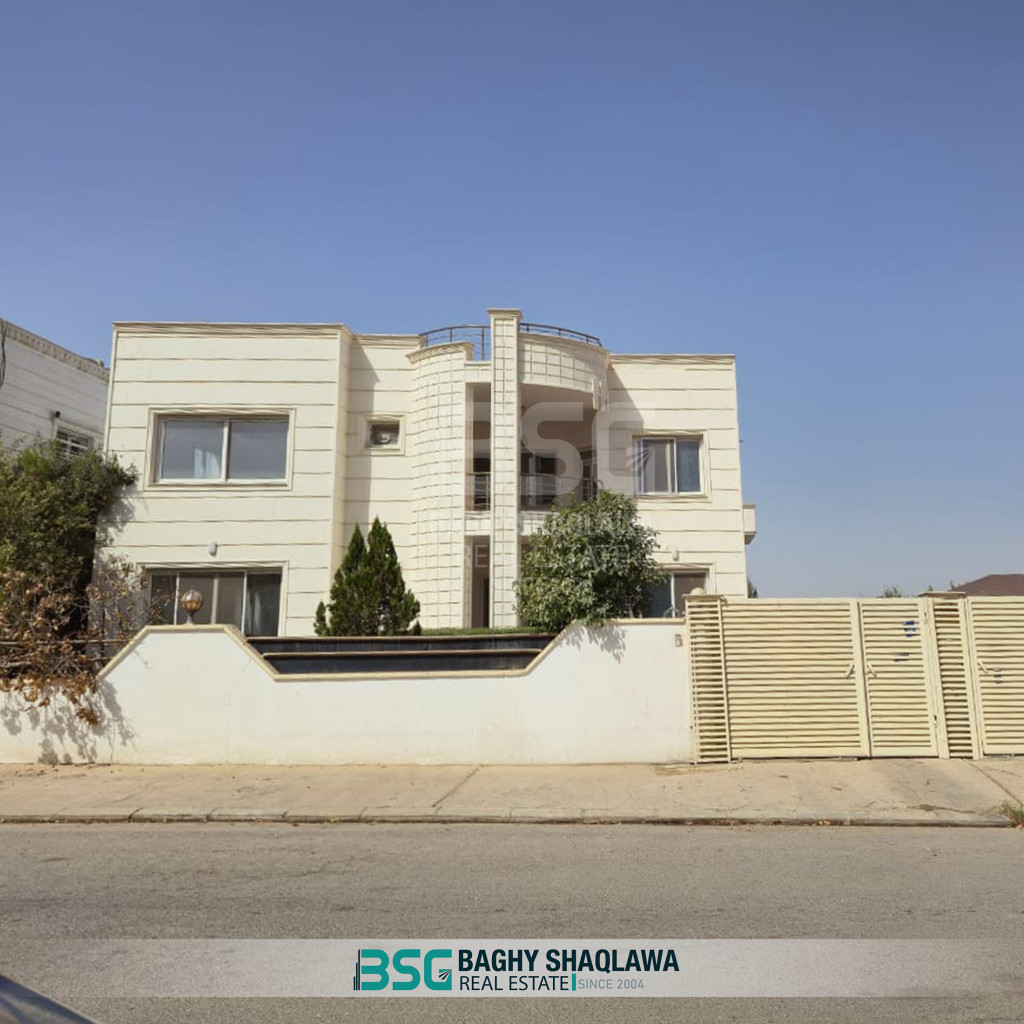 فيلا للبیع في كنجان ستي