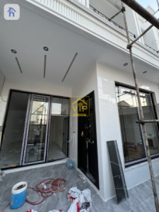 Spacious family home in Brayaty image 2