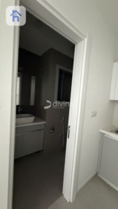 ئۆفیس لە ئیمپایەر بزنس تاوەرز وێنە 4