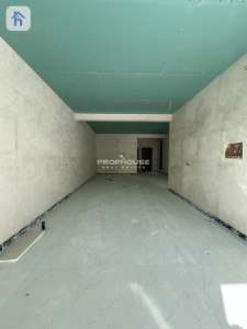 Spacious House with 5 Bedrooms image 3