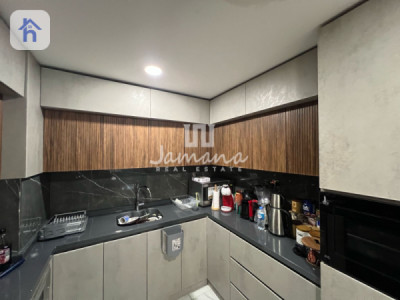 Contemporary Apartment with High-End Features Image 6