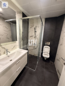 Spacious Apartment with 2 Bedrooms Resim 6