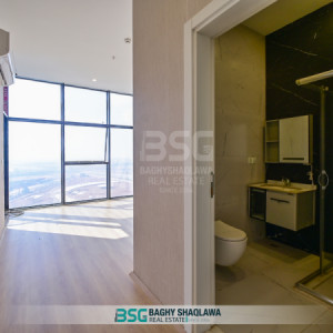 Luxurious Three Bedroom Apartment Image 14