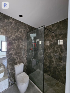 5 Bedroom House for Sale Image 16