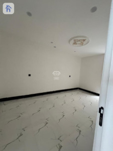Spacious house with multiple rooms Resim 4