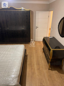 Modern Apartment in Prime Location Image 4