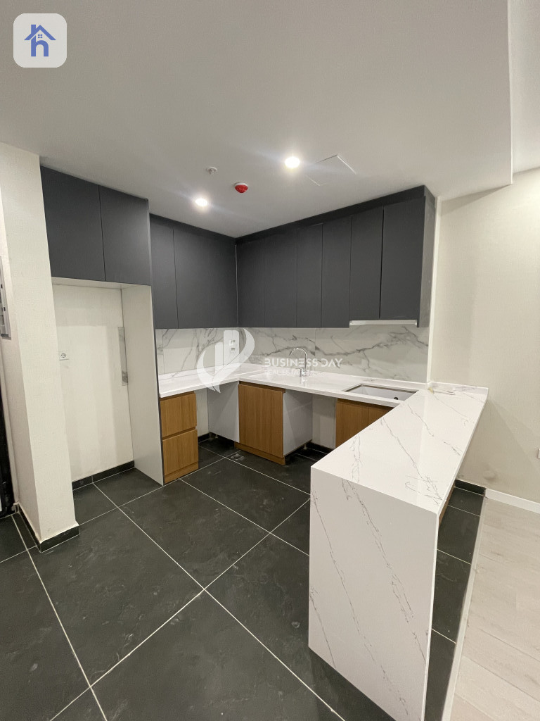 Elegant Apartment with 2 Bedrooms Image 2