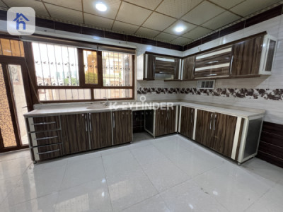 Spacious House in Erbil with 5 Bedrooms Image 6