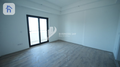 Spacious 3 Bedroom Apartment for Rent Image 5