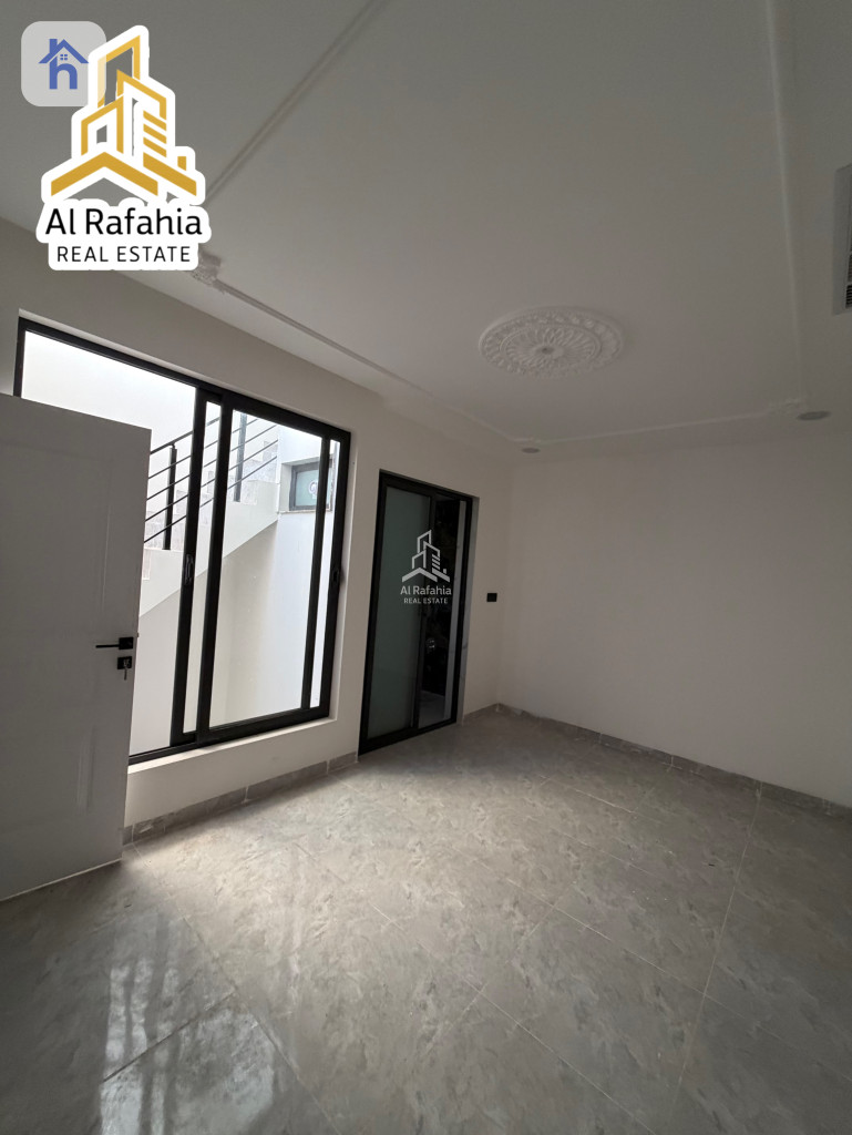 Contemporary house in sought-after area for sale Resim 8