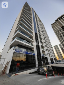 Spacious Apartmen in Central Park image 2