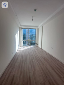 Spacious 2-Bedroom Apartment in Empire Square Image 6