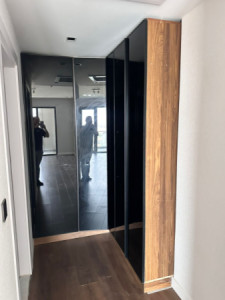 Modern 4 BR Apartment in Prime Location Image 8