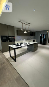 Luxury 4-Bedroom Apartment with Stunning Views image 2
