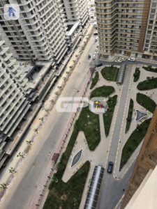 Spacious Apartment in Roya Tower image 11