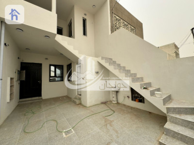 House One Floor and Half image 2