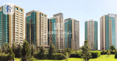 Spacious Modern Apartment in Empire Wings image 2