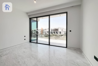 Luxurious Villa with 6 Bedrooms Image 7