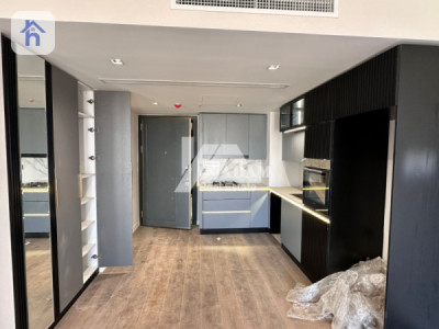 Elegant Studio in Prime Boulevard Location Image 3