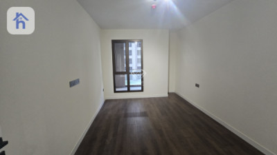 Modern Apartment Image 6