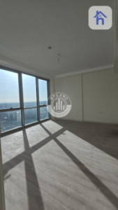 Elegant Apartment with Stunning Views Image 4