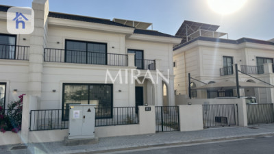 ماڵێکی خێزانیی فراوان لە ماس هیڵز image 3