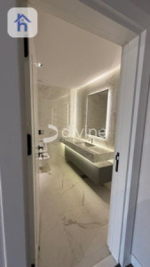 One-bedroom apartment with kitchen and hall image 4