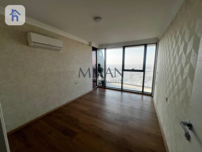 Bright Apartment with Elegant Design Image 3