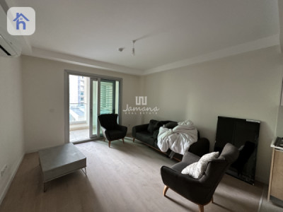Chic One-Bedroom Apartment For Sale image 1