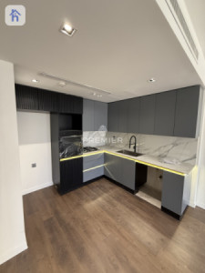 Modern 1 Bedroom Apartment in Boulevard Image 3