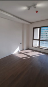 Modern one-bedroom apartment for rent image 5