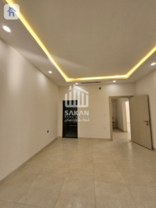 Modern house with 4 bedrooms image 21