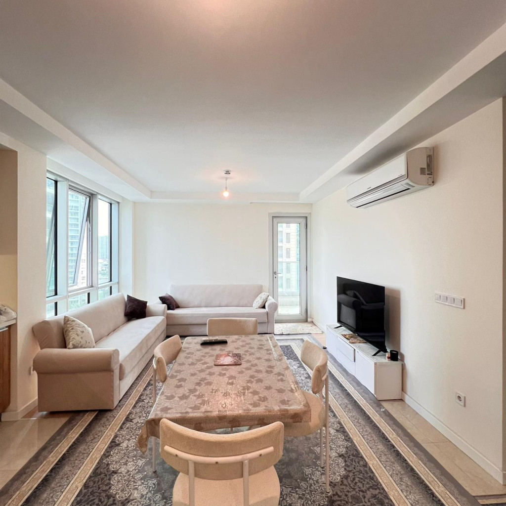 One-Bedroom Apartment in Empire Wings