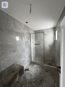 Family home with 4 bedrooms image 13