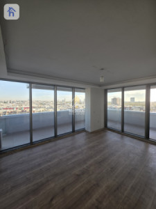 Modern 3-Bedroom Apartment image 1