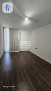 Spacious Apartment with Beautiful Views image 6