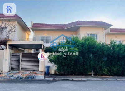Spacious Family House in Global City image 2